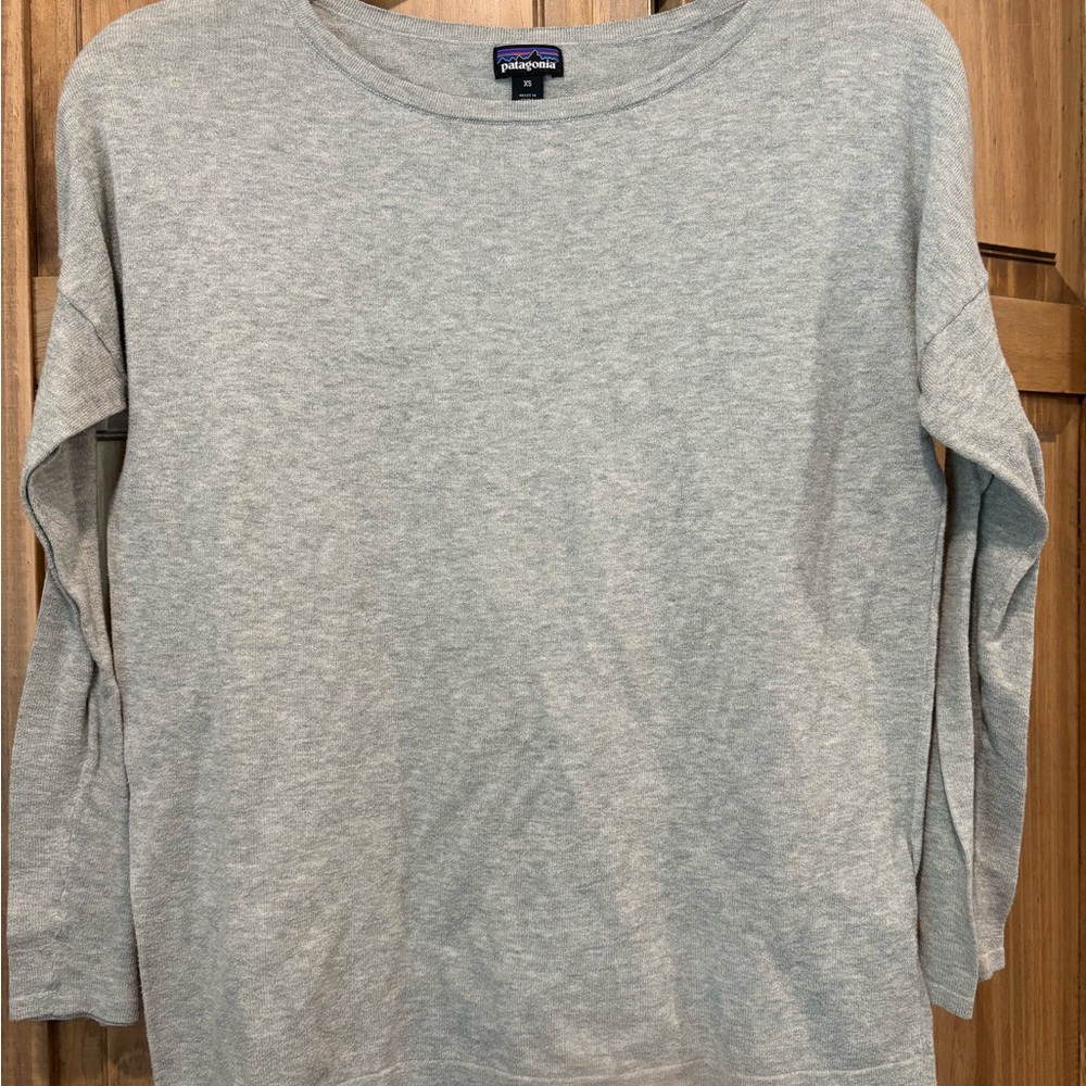 Patagonia Heather Gray Crewneck Top
